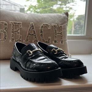Elegant Black Loafers for Women